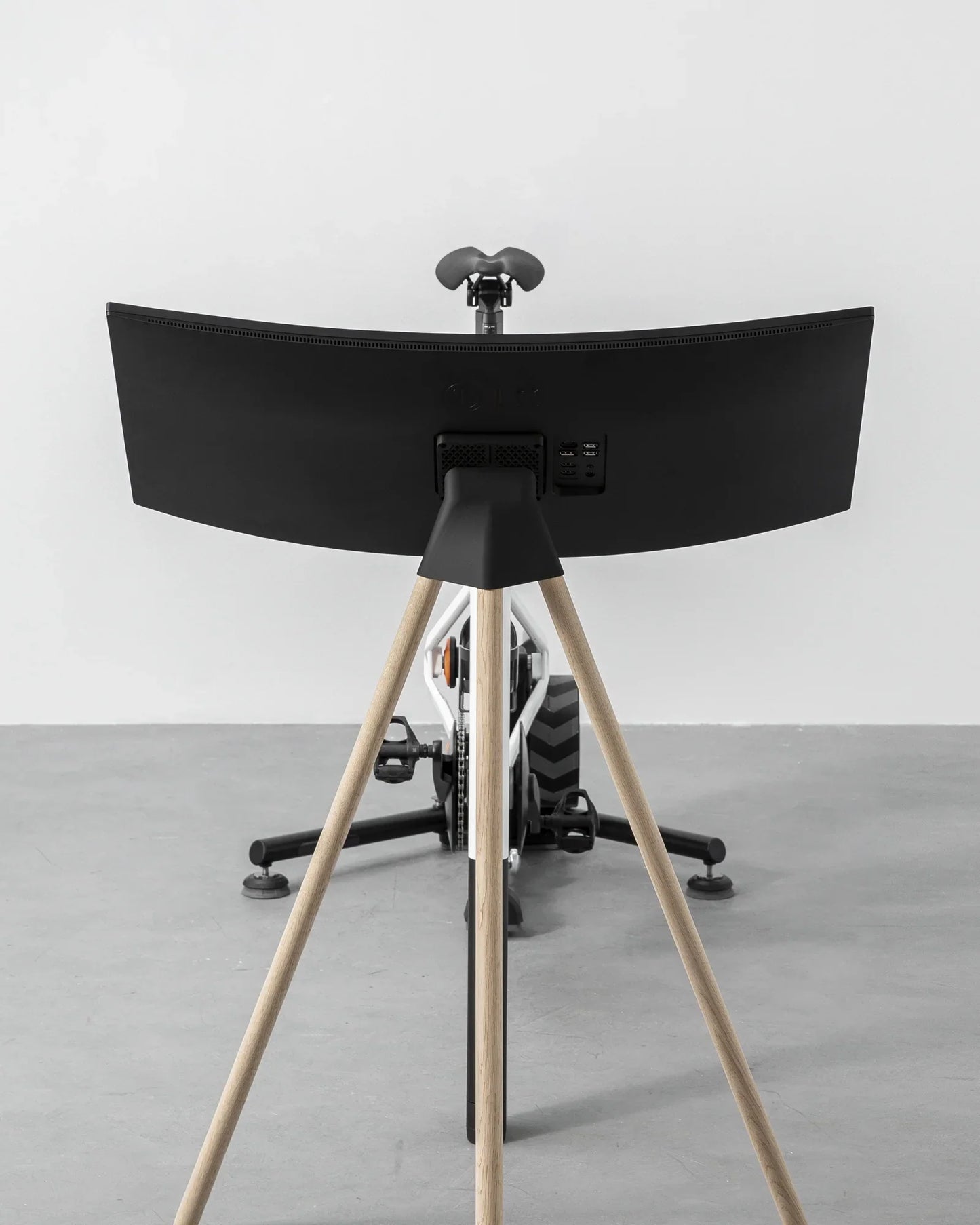 Tons Widescreen Stand + Tray Smoked Oak